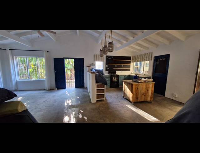 5 BEDROOM HOUSE FOR SALE IN LEISURE BAY